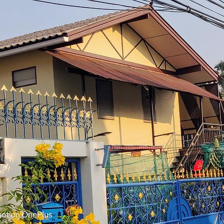 Manu V House Hotel Ayutthaya Bagian luar foto