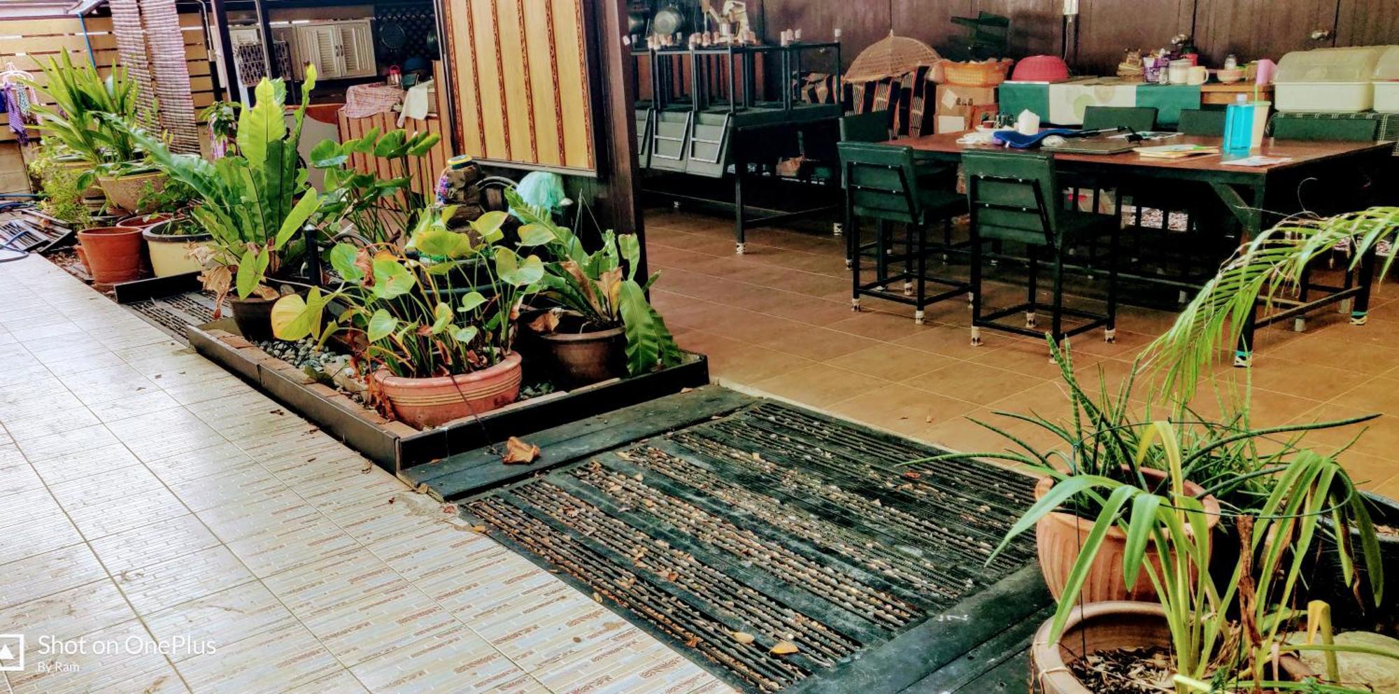 Manu V House Hotel Ayutthaya Bagian luar foto