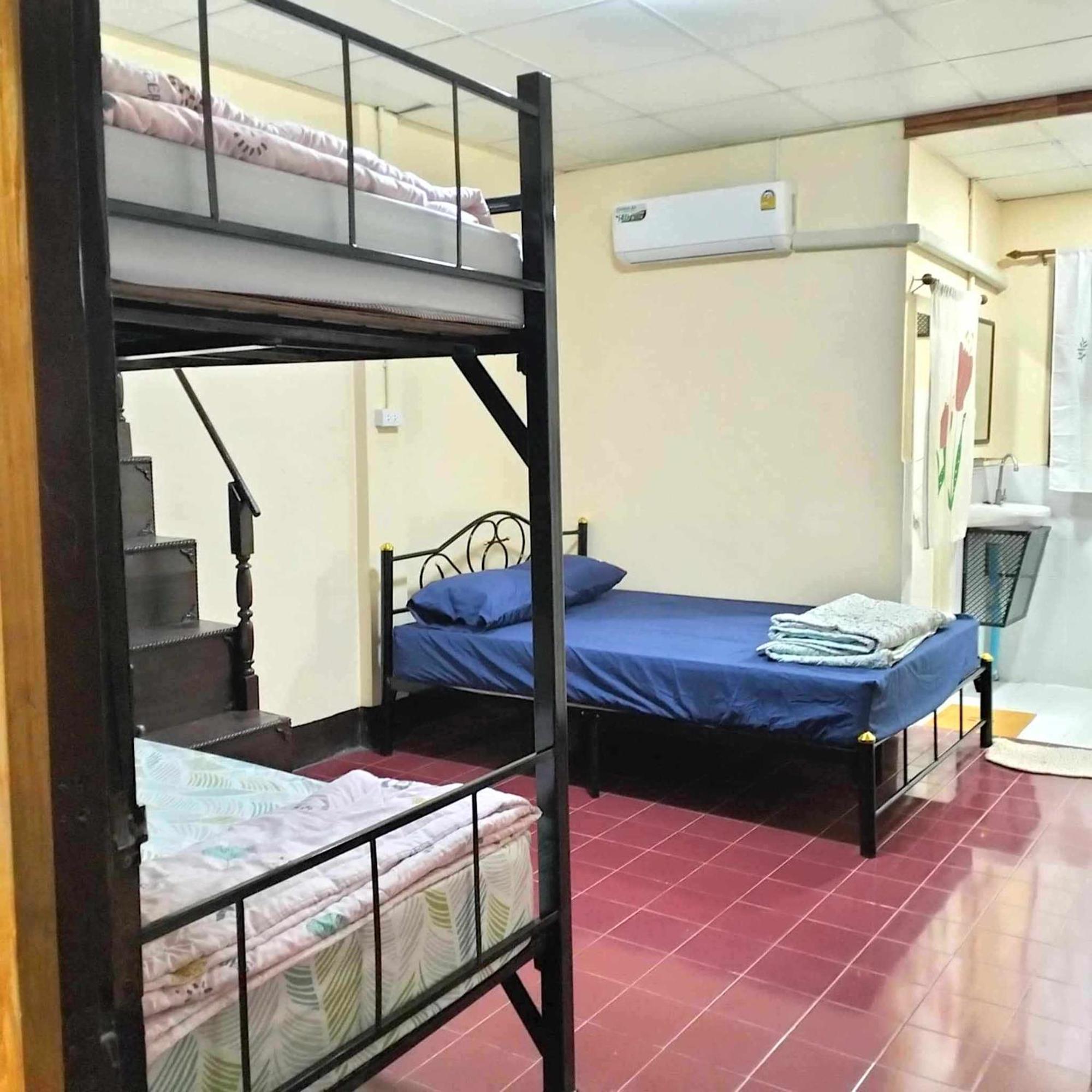 Manu V House Hotel Ayutthaya Bagian luar foto